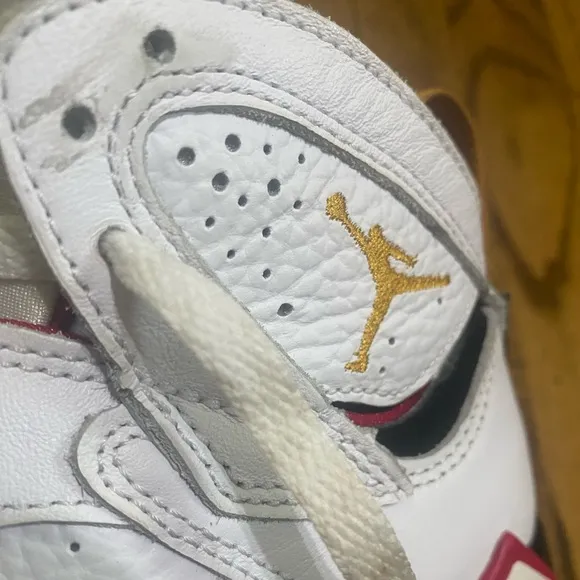 Nike Air Jordan 7 Retro Cardinal Sneakers