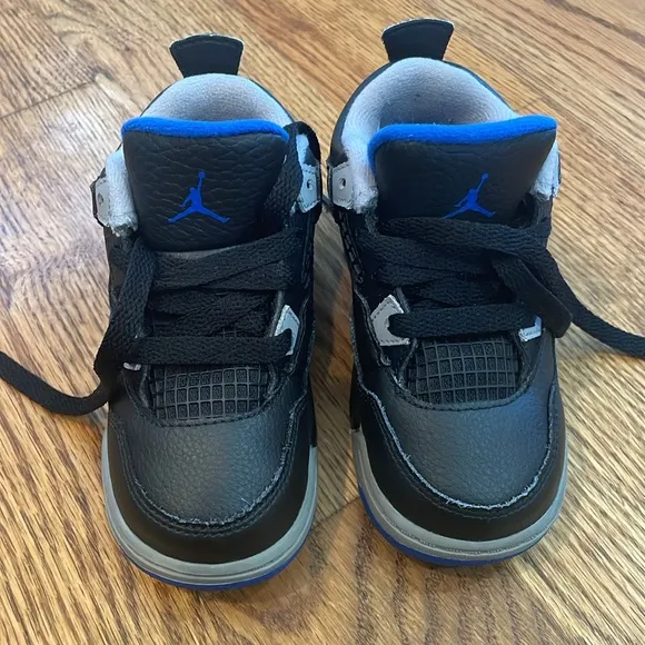 Nike Air Jordan IV 4 Alternate Motorsport Retro Sneakers. Size 8c.
