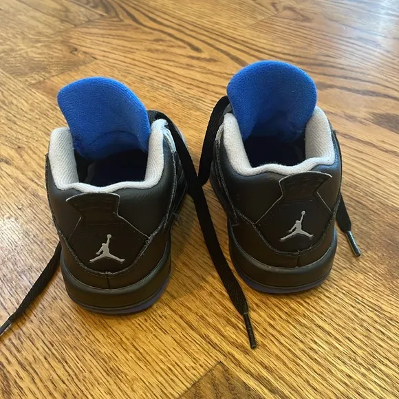 Nike Air Jordan IV 4 Alternate Motorsport Retro Sneakers. Size 8c.