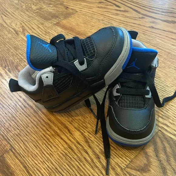 Nike Air Jordan IV 4 Alternate Motorsport Retro Sneakers. Size 8c.