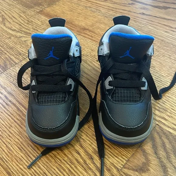 Nike Air Jordan IV 4 Alternate Motorsport Retro Sneakers. Size 8c.