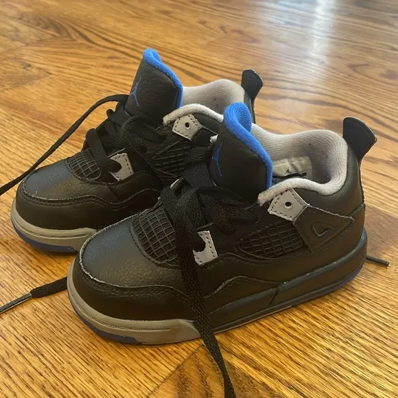 Nike Air Jordan IV 4 Alternate Motorsport Retro Sneakers. Size 8c.