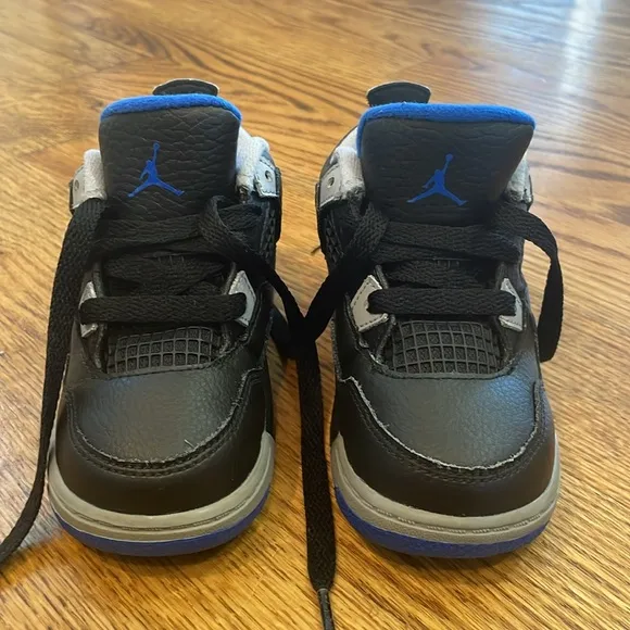 Nike Air Jordan IV 4 Alternate Motorsport Retro Sneakers. Size 8c.