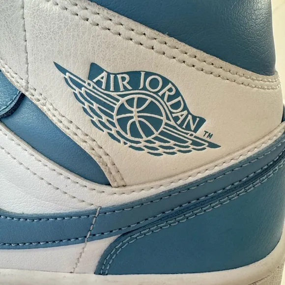 Nike Air Jordan Mid Retro