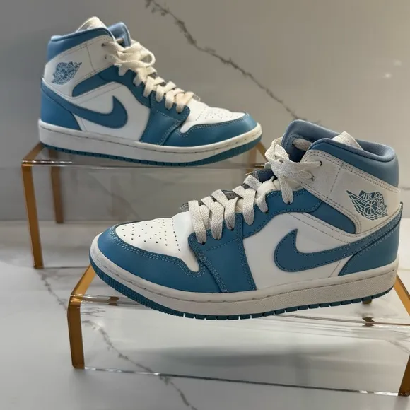 Nike Air Jordan Mid Retro