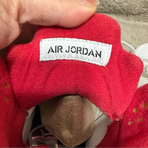 Nike Air Jordan Retro 2012 Fire Red 440888-100 Sneakers Size 5 Y