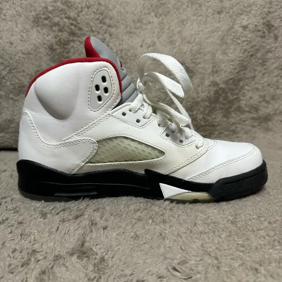 Nike Air Jordan Retro 2012 Fire Red 440888-100 Sneakers Size 5 Y