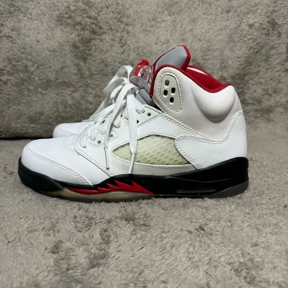 Nike Air Jordan Retro 2012 Fire Red 440888-100 Sneakers Size 5 Y