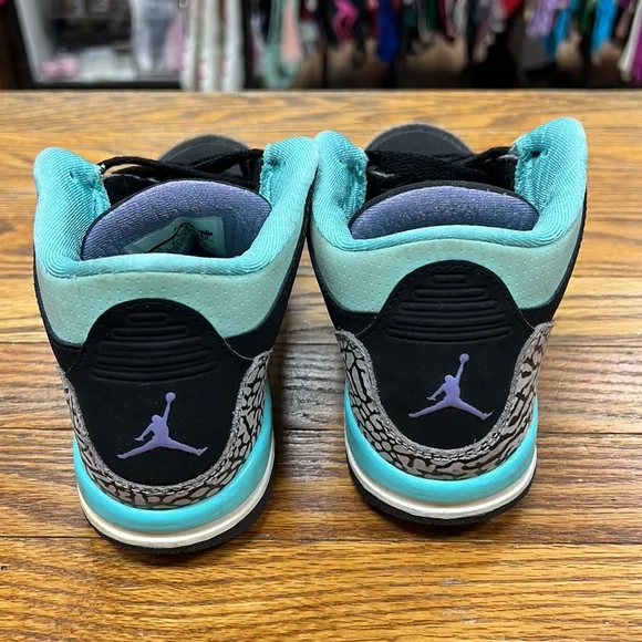 NIKE AIR JORDAN | Retro 3 black/mint sneakers mid tops