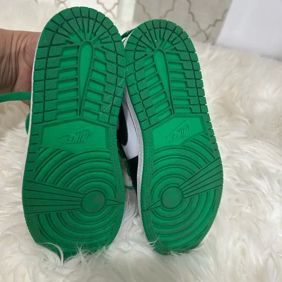 Nike Air Jordan Retro High lucky green size 12c like new