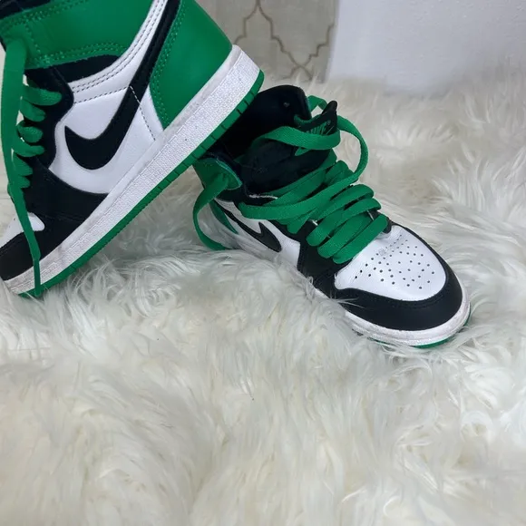 Nike Air Jordan Retro High lucky green size 12c like new