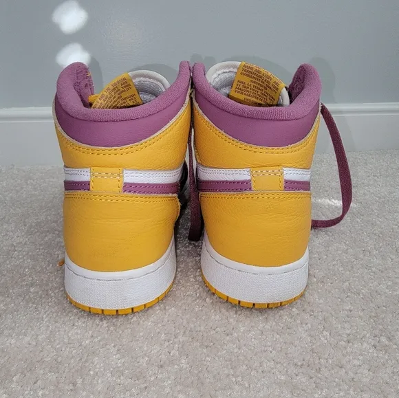Nike AIR JORDAN Retro High OG Sneakers