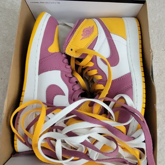 Nike AIR JORDAN Retro High OG Sneakers