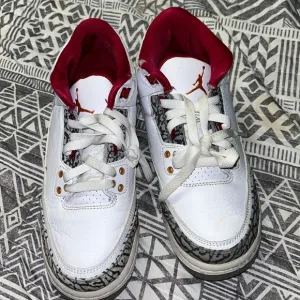 Nike Air Jordan’s size 5.5y Retro 111