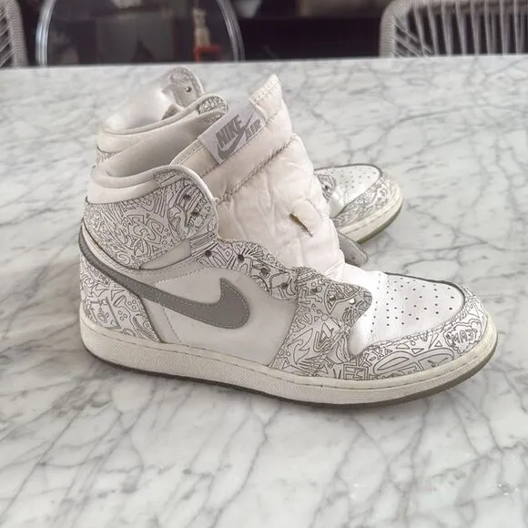 Nike Air Jordan 1 Retro High OG Laser 2015 Size 7Y Sneakers 705289-100
