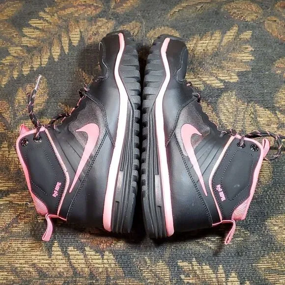 Nike Dual Fusion H20 Repel Boys Boots- Pink and Black- Size 7Y
