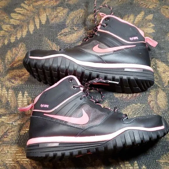 Nike Dual Fusion H20 Repel Boys Boots- Pink and Black- Size 7Y