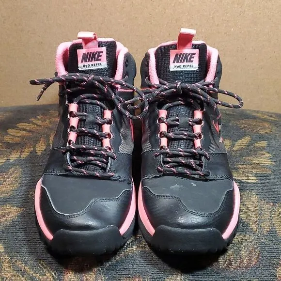 Nike Dual Fusion H20 Repel Boys Boots- Pink and Black- Size 7Y