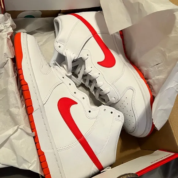 Nike Dunk Hi Picante Red Retro