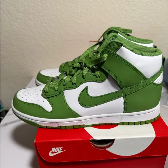 Nike Dunk HI Retro BTTYS
