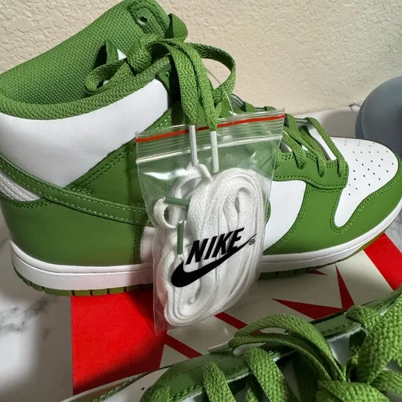 Nike Dunk HI Retro BTTYS