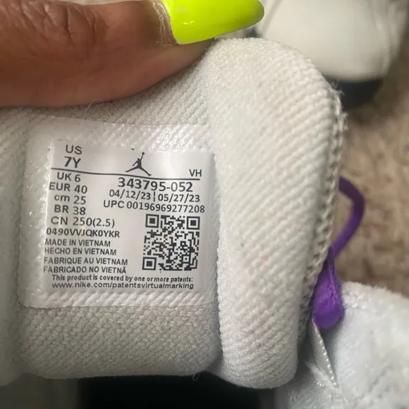 Nike Gray and Purple Sneakers Retro Style