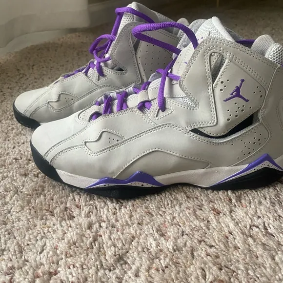 Nike Gray and Purple Sneakers Retro Style