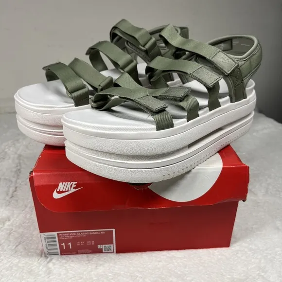 Nike Icon Classic Sandal Woman's Size 11  DH0224 301 Light Army Platform New