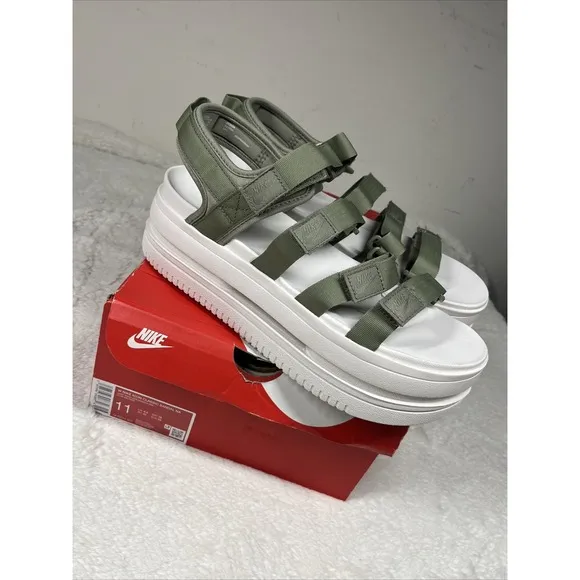 Nike Icon Classic Sandal Woman's Size 11  DH0224 301 Light Army Platform New