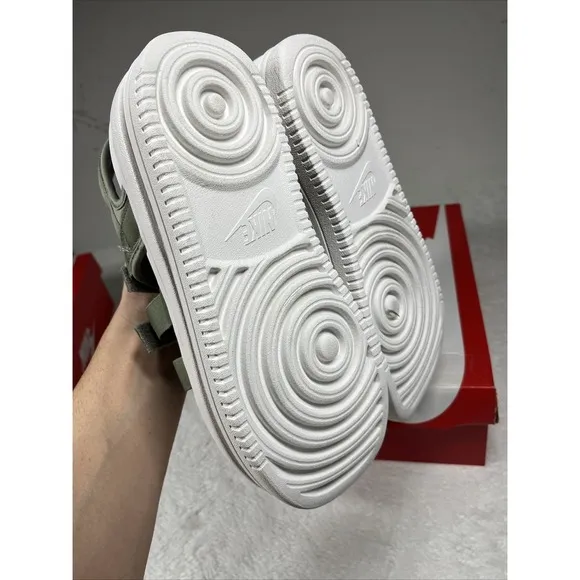 Nike Icon Classic Sandal Woman's Size 11  DH0224 301 Light Army Platform New