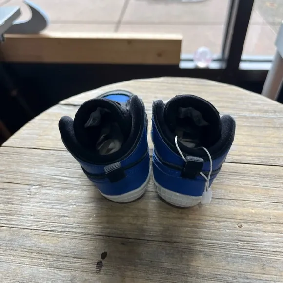 NIKE INFANT AIR JORDAN RETRO 1 CRIB BOOTIES Blk/Varsity Royal/Wht, Sz 4C