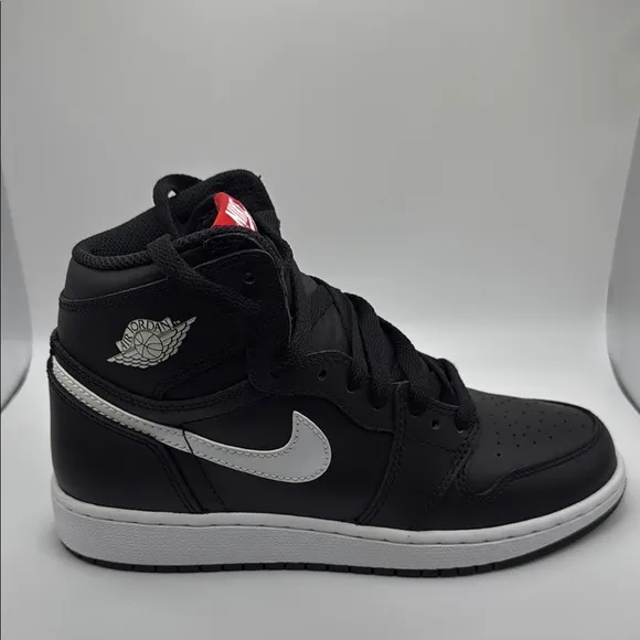 Nike Jordan 1 Retro High Black White Size 5Y