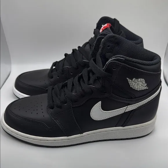 Nike Jordan 1 Retro High Black White Size 5Y
