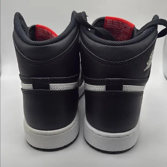 Nike Jordan 1 Retro High Black White Size 5Y