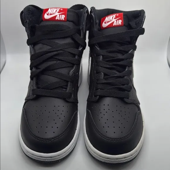 Nike Jordan 1 Retro High Black White Size 5Y