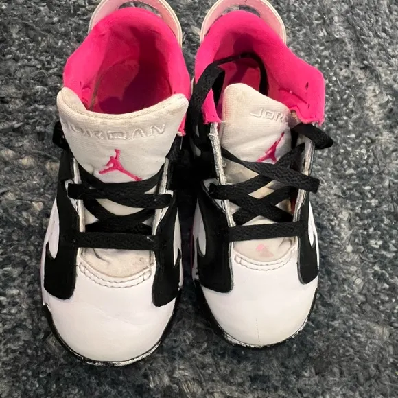 Nike Jordan 6 Retro Low Sneakers in Fierce Pink / Black / White - Toddler Sz 8