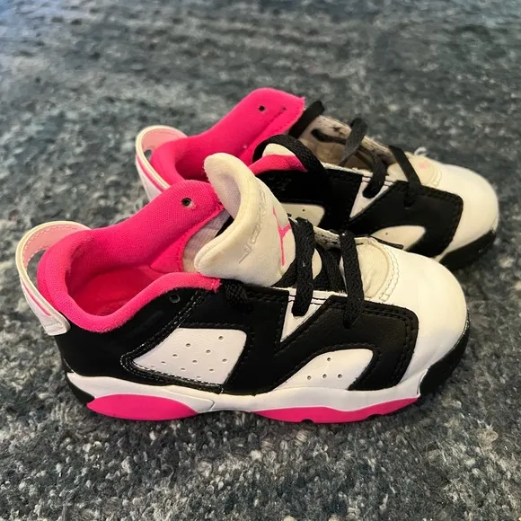 Nike Jordan 6 Retro Low Sneakers in Fierce Pink / Black / White - Toddler Sz 8