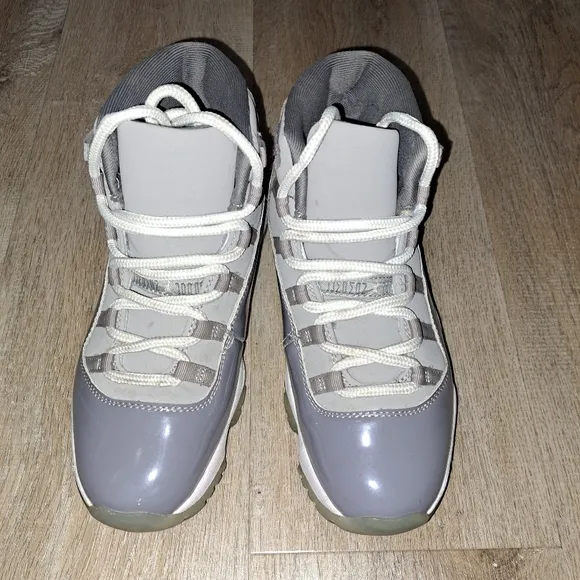 Nike Jordan II Retro Sneakers Gray White Size 6.5Y