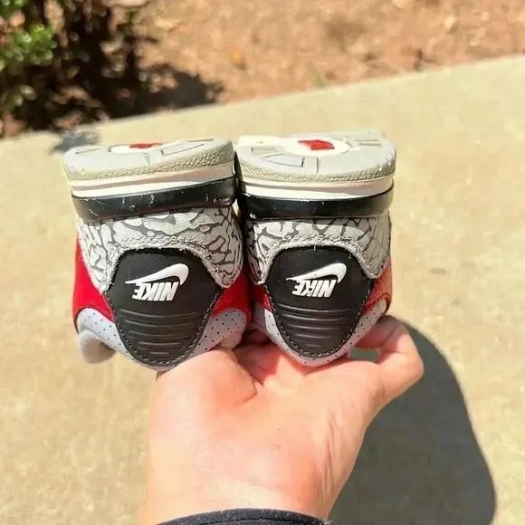 Nike Jordan Retro 3 SE Fire Red Toddler Sneakers