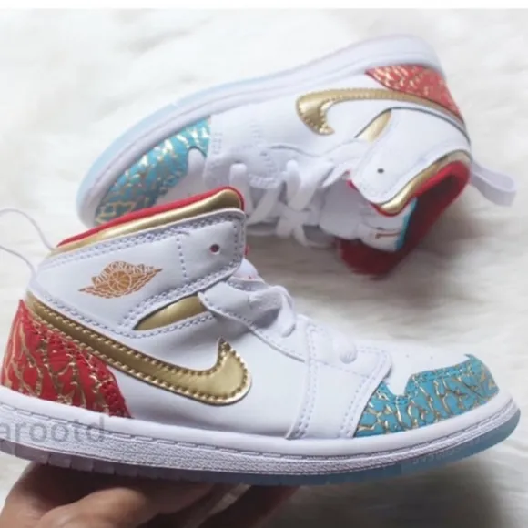 Nike Kids Toddlers Air Jordan RETRO 1 MID 'SNEAKER SCHOOL NC TO CHI Size 10c