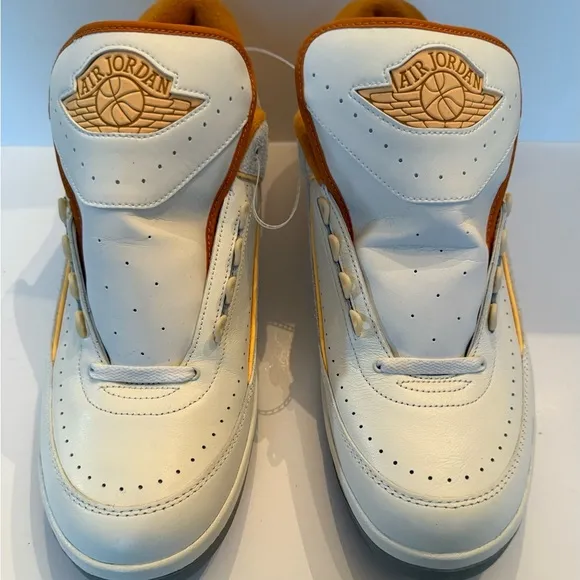 Nike Men's Air Jordan 2 Retro Low Sail Melon Tint Light Curry