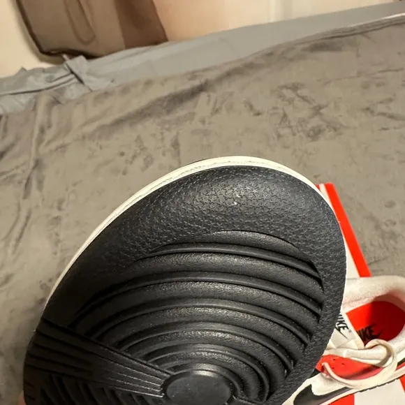 Nike Men's Black and Red Sneakers New Size 8.5