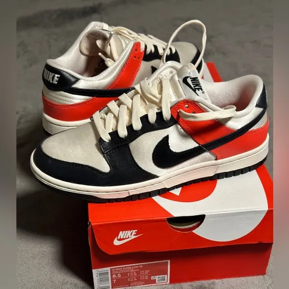 Nike Men's Black and Red Sneakers New Size 8.5