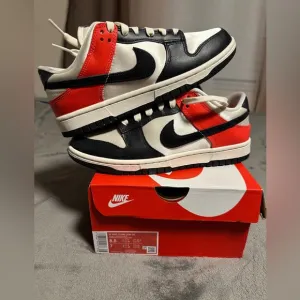 Nike Men's Black and Red Sneakers New Size 8.5