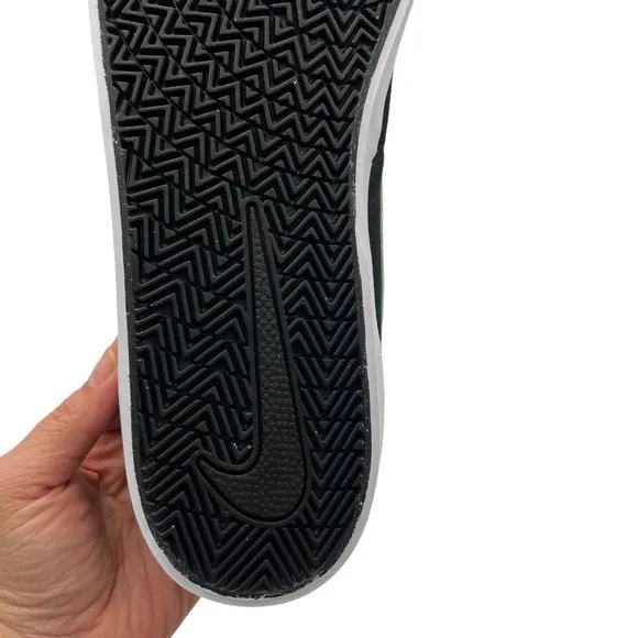Nike Men's Canvas Skate Shoes Size 13 Black &amp; White Lace up Fashion Sneakers