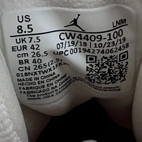 Nike Mens CW4409-100 Ivory Air Jordan 13 Retro Chinese New Year Size 8.5 Sneaker