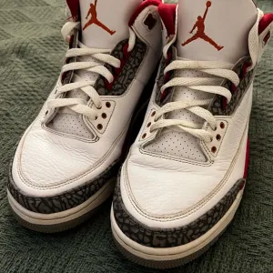 Nike Mid Air 3 Retro Fire Red Jordans - Mens Size 10
