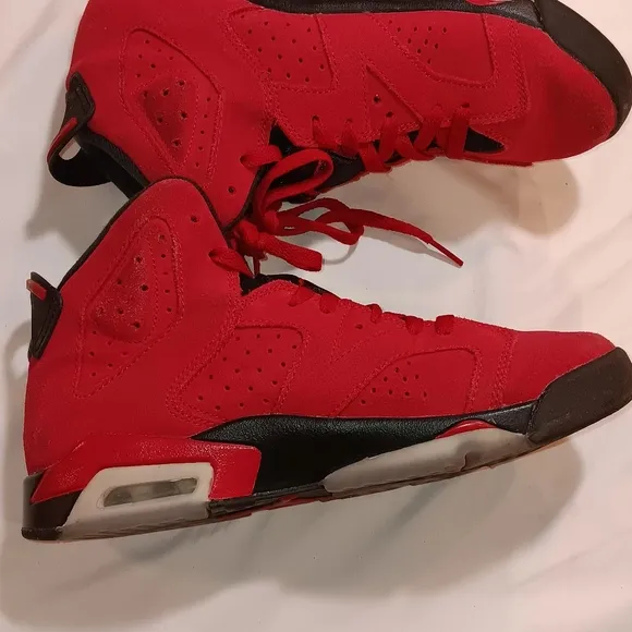 Nike Red and Black Sneakers Size 6.5 youth Jordan 6  retro Toro Bravo in great