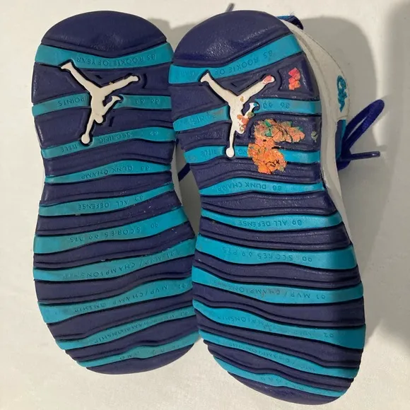 Nike Retro Air Jordan 10 Charlotte Hornets Sneakers