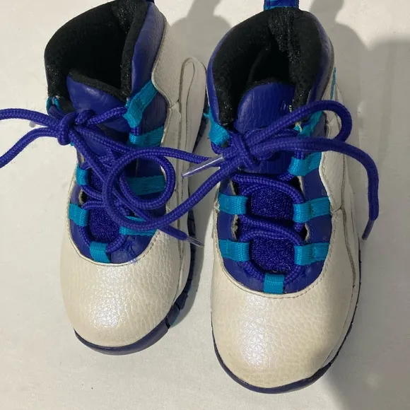 Nike Retro Air Jordan 10 Charlotte Hornets Sneakers